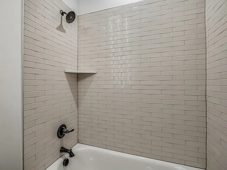 2240 E Thomas Ter — Photo 14