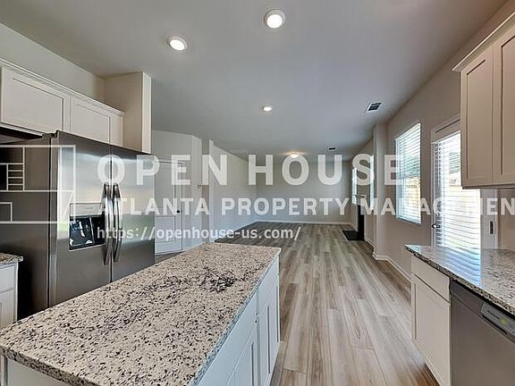 5th image of 177 Bloomfield Cir