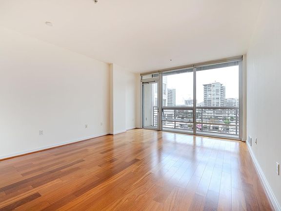 2nd image of 325 Berry St APT 617