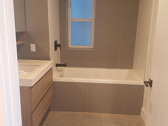 5th image of 2443 Ocean Ave #6