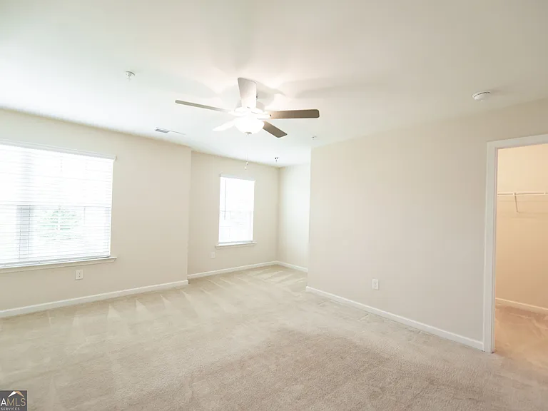 57 Robertson Ave — Photo 34