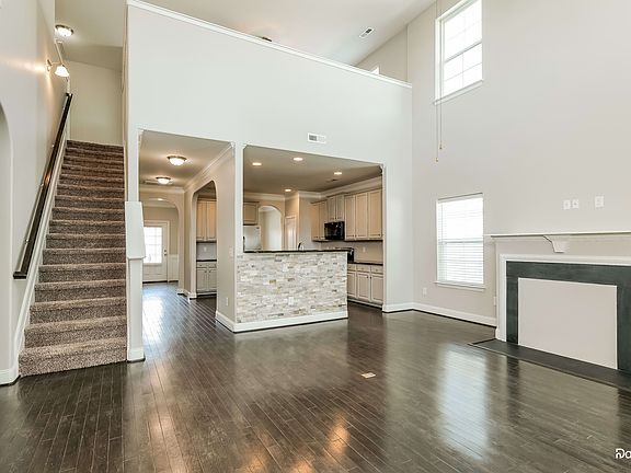 4th image of 3094 York Place Dr