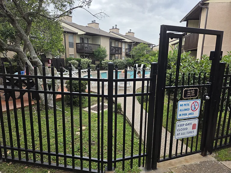 1500 Bay Area Blvd #R-195 — Photo 17