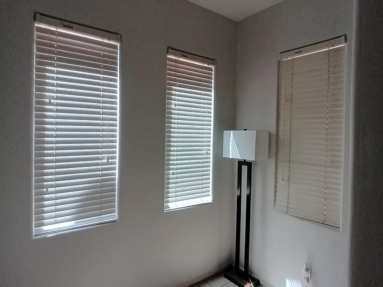 N 77th Gln — Photo 10
