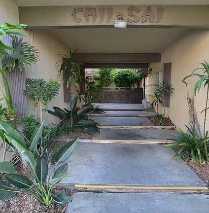 3rd image of 861 Bringham Ave APT 3