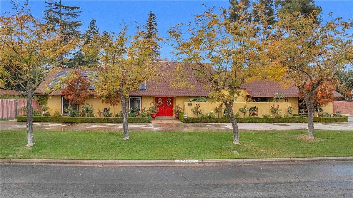 2770 W Locust Ave photo 1