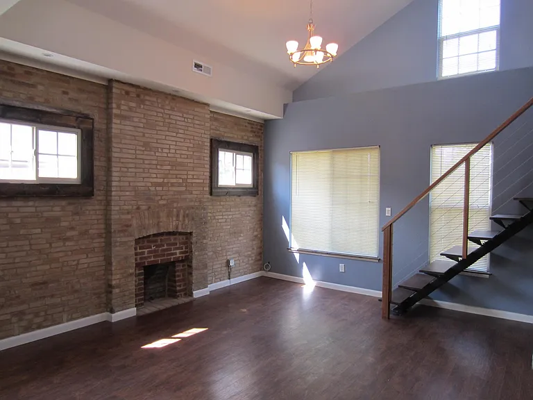 232 S Monroe Ave #UPSCALE LOFT — Photo 6