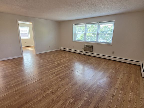 4th image of 120 Clinic Dr #306