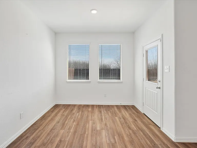 846 Sitwell Dr — Photo 16