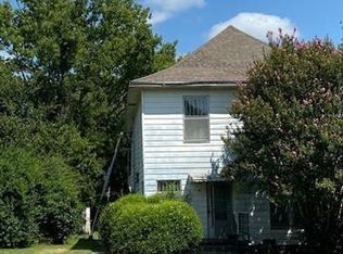 410 S 6th St, Henryetta, OK 74437