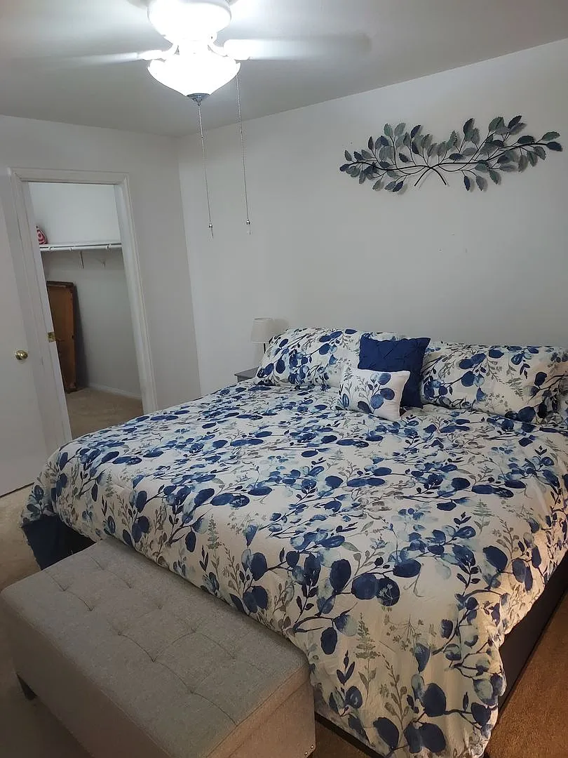 Bottom Floor Seasonal Rental — Photo 2