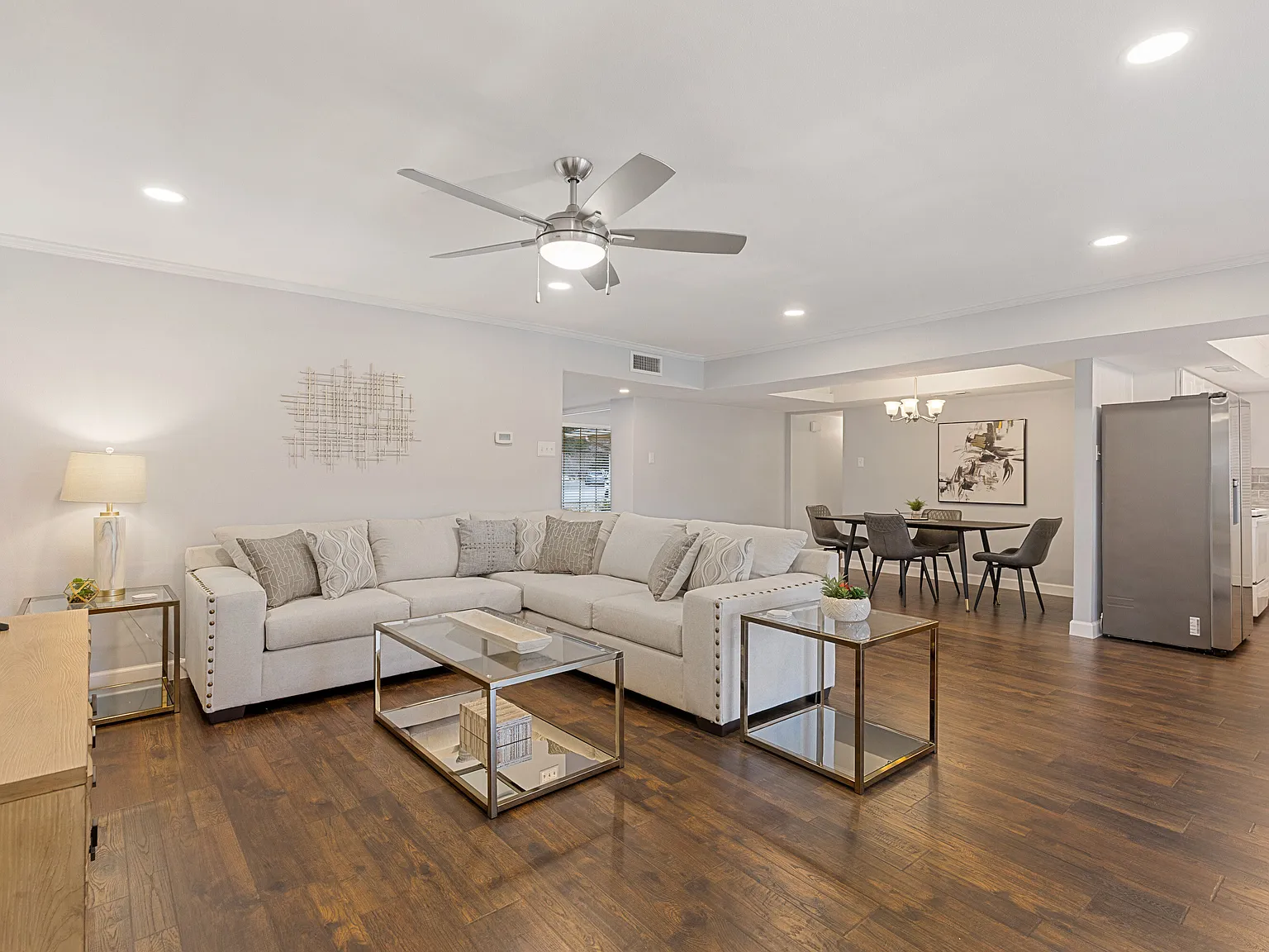 5 bed, 2621 sqft, $9,428 — Photo 4