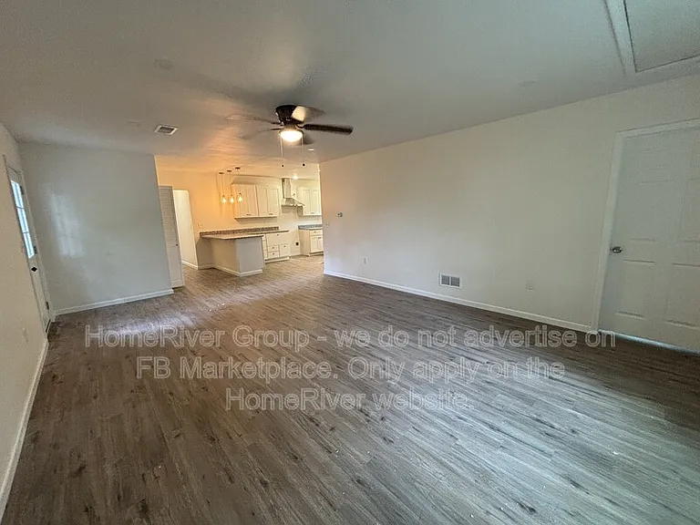 882 Maple Dr — Photo 3