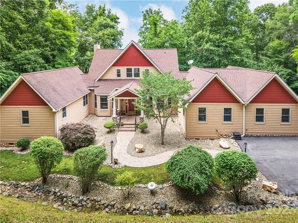 1070 Ingle Mountain Rd, Leicester, NC 28748