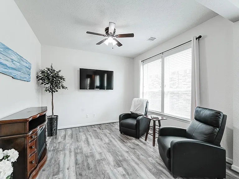 1502 Wheatley Hill Ln — Photo 16