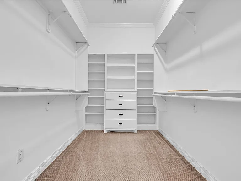 1423 Colorado St — Photo 14