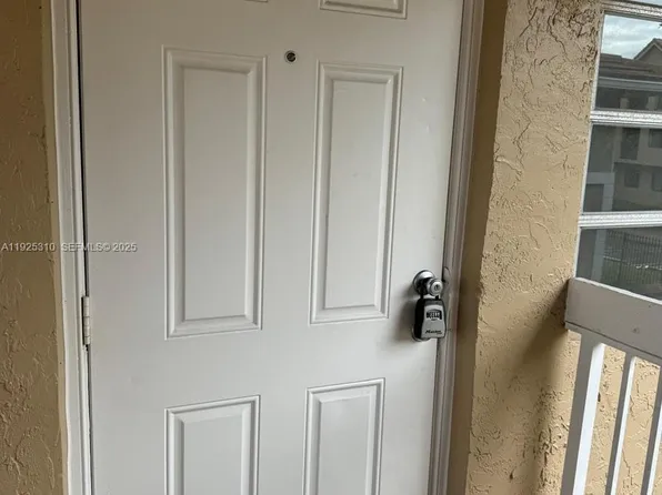 10120 Twin Lakes Dr #11-G, Coral Springs, FL 33071