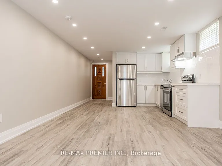 569 Roding St #BASEMENT — Photo 7