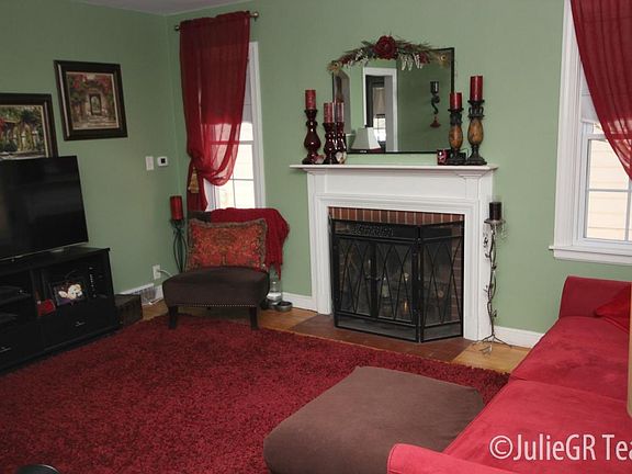 4th image of 1310 Orville St SE