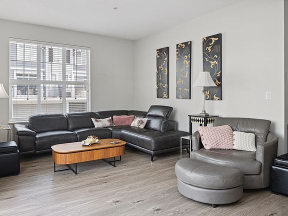 4th image of 20-7169 208a St #20
