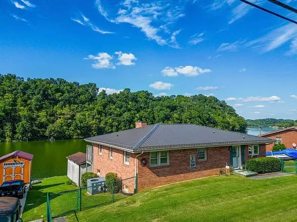 248 Lakeview Dr, Bluff City, TN 37618