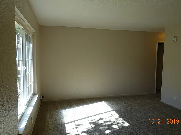 3968 67th St — Photo 3