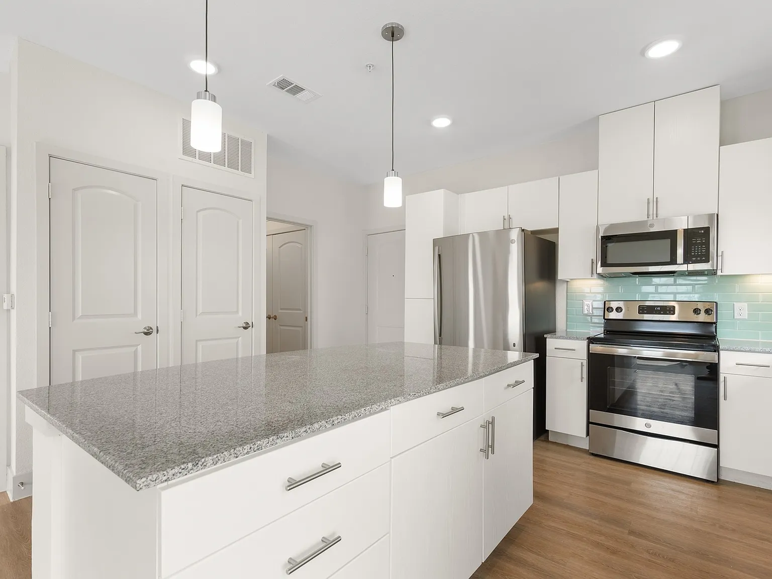 Lighthouse Pointe — Photo 4