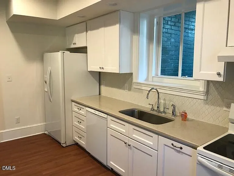 309 E Lane St — Photo 5