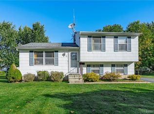 29 Hoover Pkwy, Lockport, NY 14094