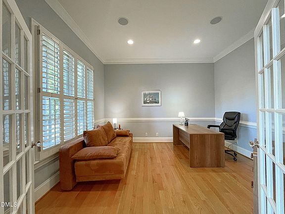 5th image of 2112 Brassfield Rd