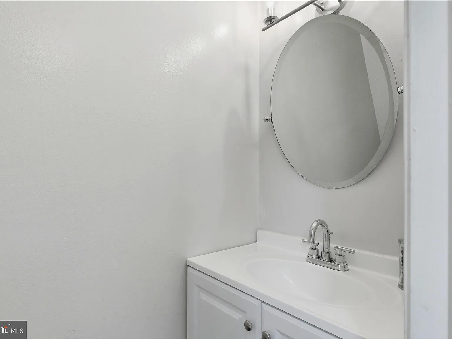 4 bed, 3.5 bath, 1414 sqft, $2,975 — Photo 4