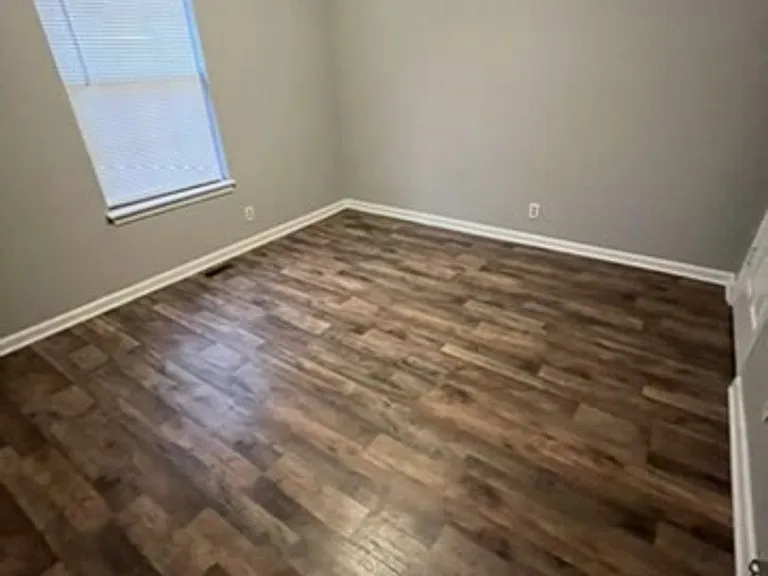 717 Polk Ave — Photo 3