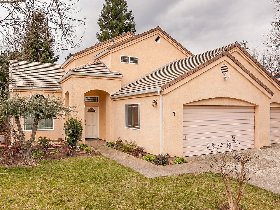 2nd image of 7 Dove Creek Ct