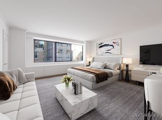 116 Central Park S APT 10G, New York, NY