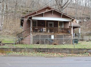 Madams Creek Rd, Hinton, WV 25951