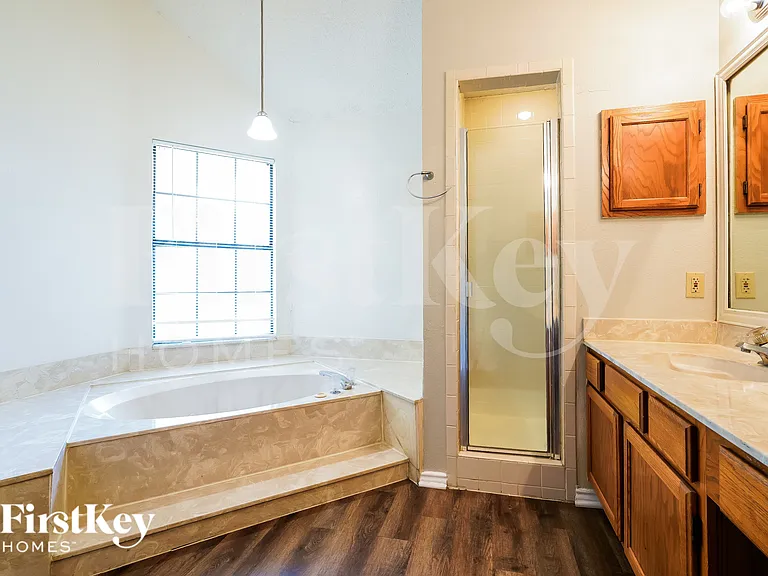 922 Ramblewood Dr — Photo 12