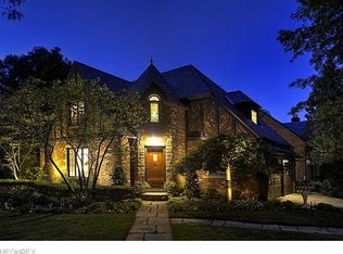 315 Parklawn Dr, Rocky River, OH 44116