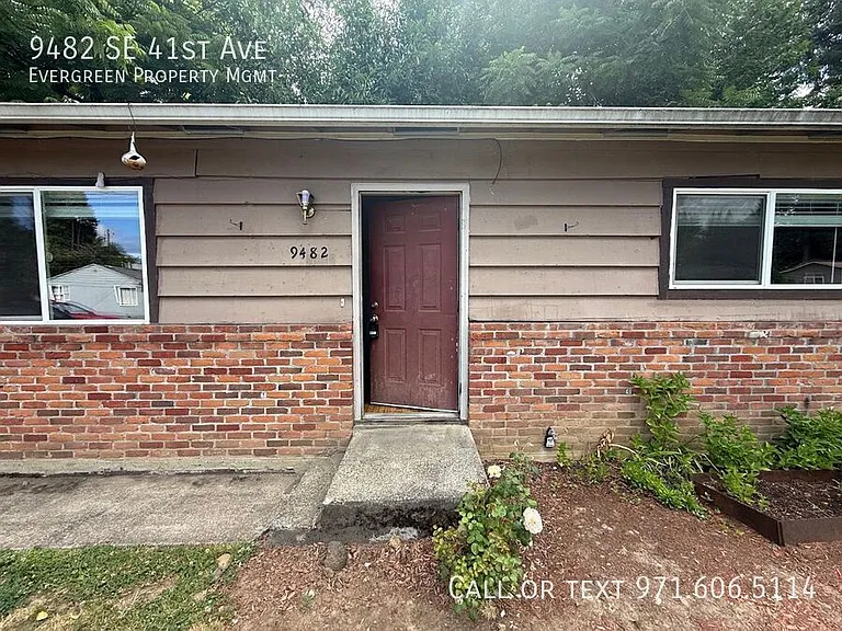 9482 SE 41st Ave — Photo 2
