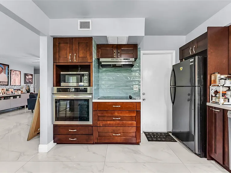 1019 S 29th Ave — Photo 18