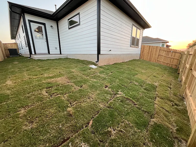 5228 Lomasso Dr — Photo 4