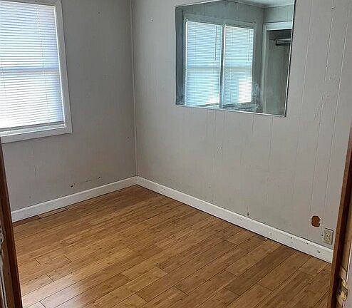 5th image of 1821 E Ridgeway Ave #1