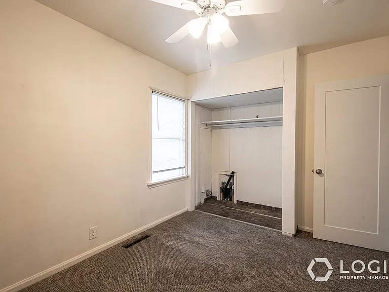 809 E 50 S — Photo 13
