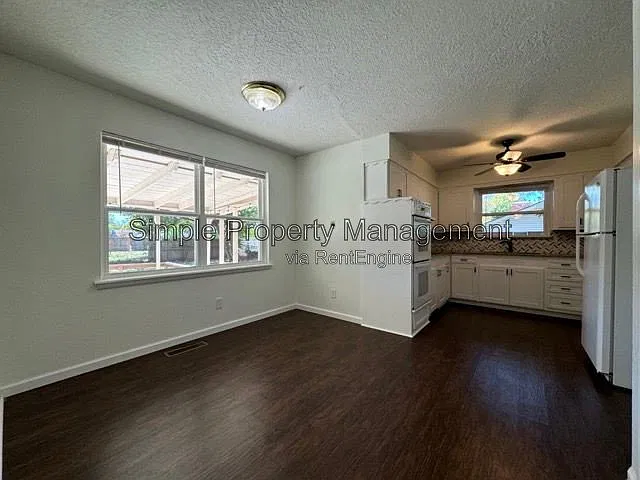 816 Willow Ln — Photo 7