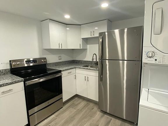 2nd image of 609 Euclid Ave APT 4