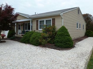 7 Rutland Dr, Toms River, NJ 08757