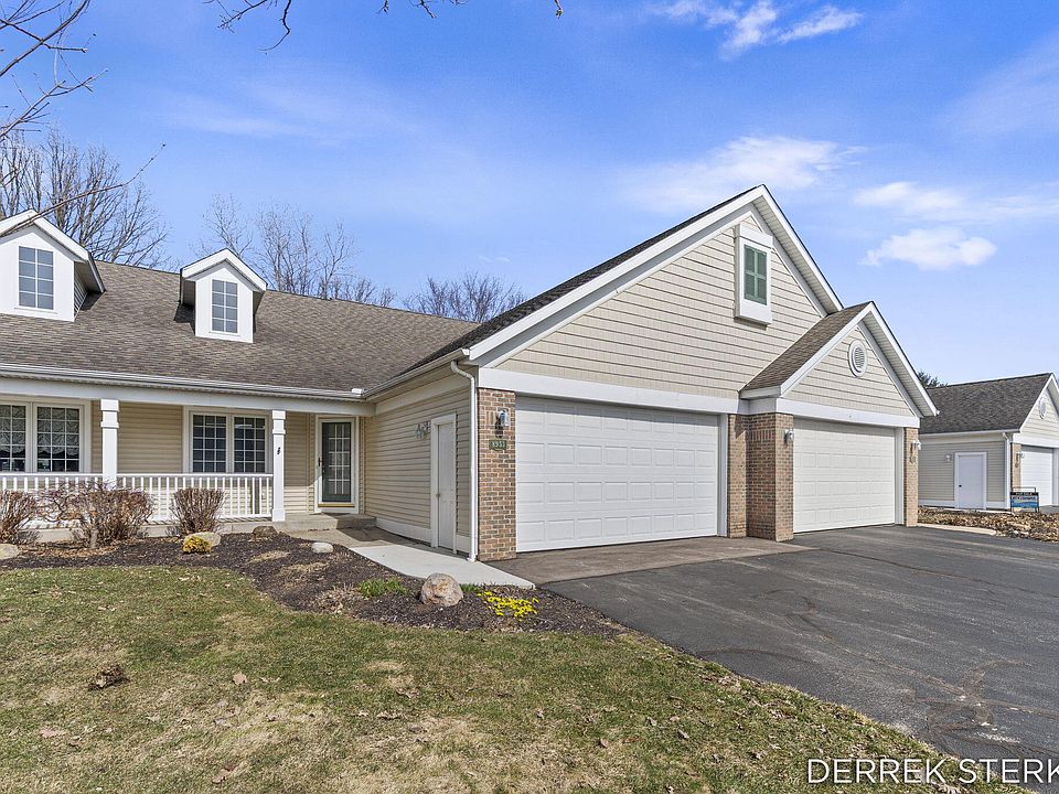 1st image of 8955 N Clearwater Dr