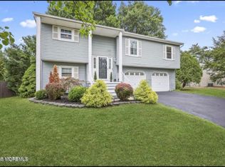 16 Peachstone Rd, Howell, NJ 07731