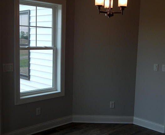 3rd image of 293 Plum Ln