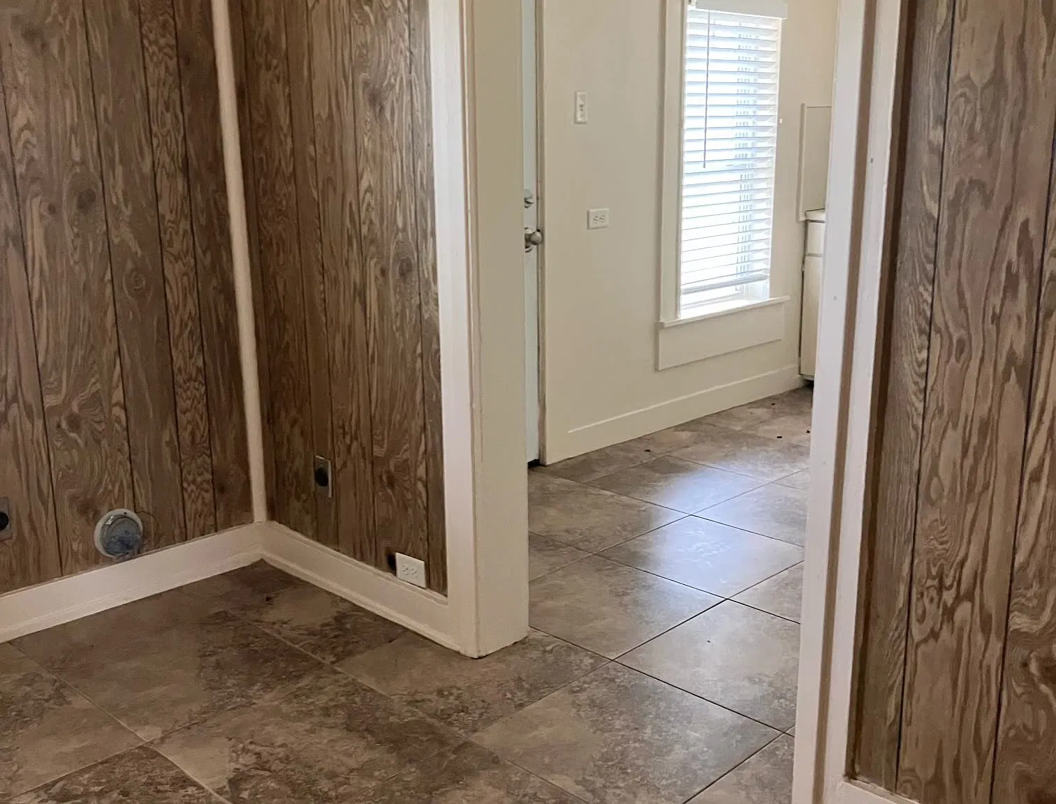 2 bed, 810 sqft, $999 — Photo 2