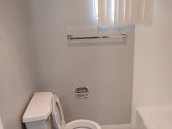 4th image of 7469 Magnolia Ave #7473-B